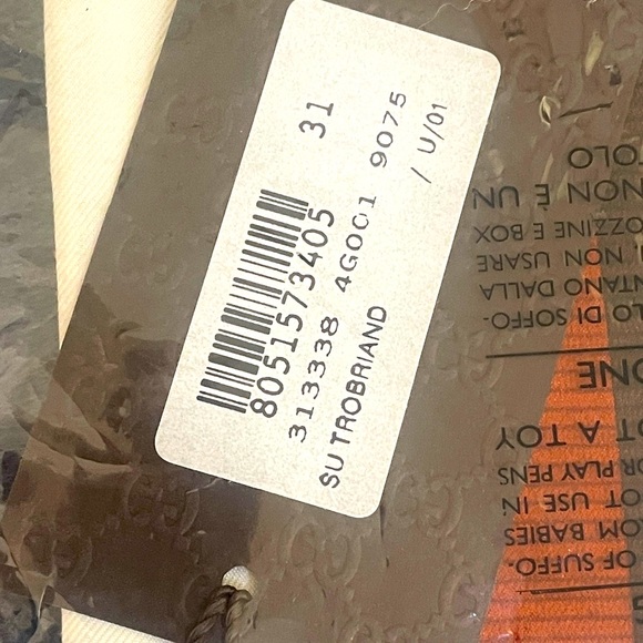 Authentic-New with Tags- Gucci printed scarf - Picture 5 of 5